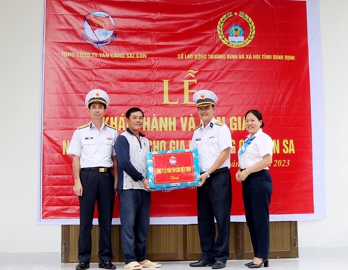 Tổng công ty Tân cảng Sài Gòn bàn giao nhà tình nghĩa tại Bình Định